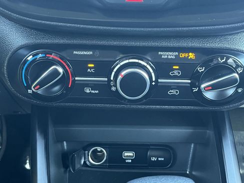 Used 2025 Kia Soul LX w/ LX Technology Package image 25