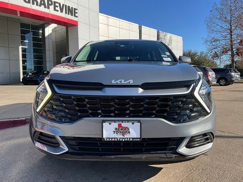 Used 2023 Kia Sportage EX image 4