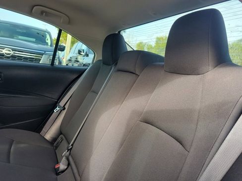 Used 2021 Toyota Corolla LE image 15