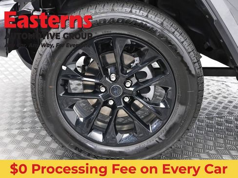 Used 2025 Jeep Wrangler Unlimited Sahara AWD/4WD image 29