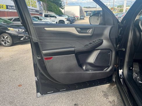 Certified 2022 Ford Escape SE w/ Convenience Package FWD image 10