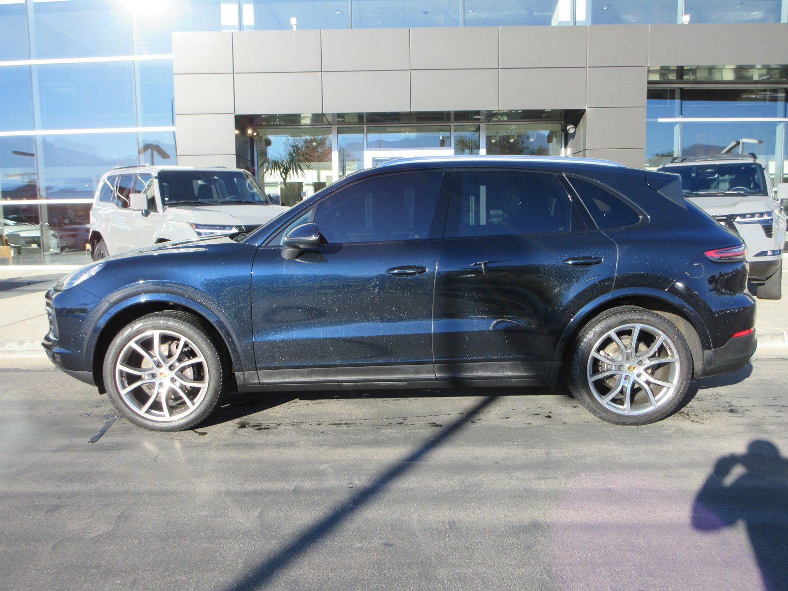 Used 2020 Porsche Cayenne AWD/4WD image 3