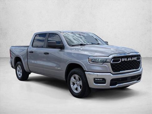 Used 2025 RAM 1500 Big Horn AWD/4WD image 3