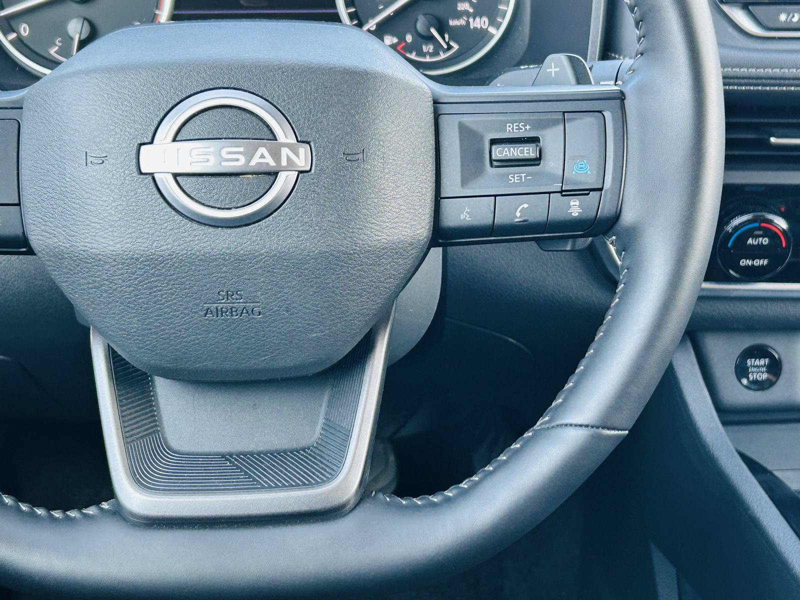 Used 2025 Nissan Rogue SV FWD image 16