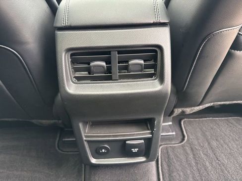 Used 2024 Ford Edge SEL w/ Convenience Package image 12