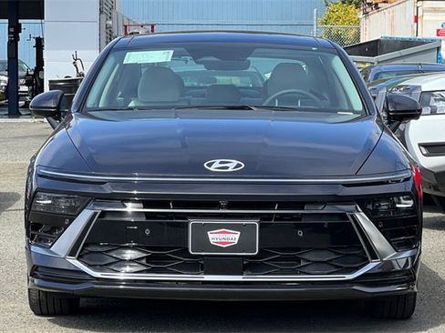 New 2025 Hyundai Sonata Limited image 3