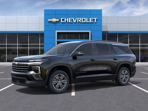 New 2026 Chevrolet Traverse LT w/ Driver Confidence Package AWD/4WD image 2