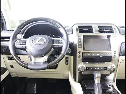 Used 2021 Lexus GX 460 Luxury w/ Sport Design Package AWD/4WD image 8