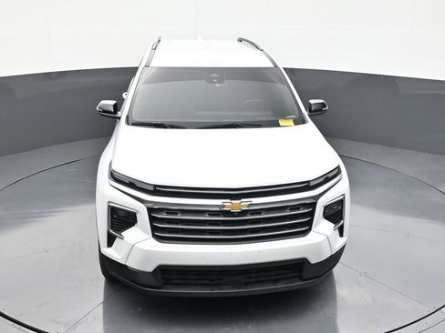 Used 2025 Chevrolet Traverse LT FWD image 19