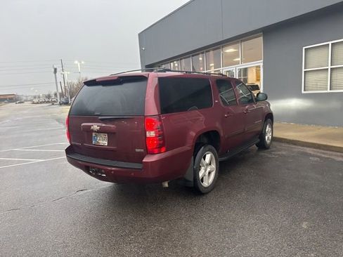 Used 2008 Chevrolet Suburban LT image 11