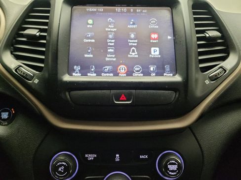 Used 2017 Jeep Cherokee Limited FWD image 25