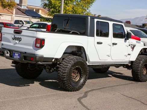 Used 2021 Jeep Gladiator Willys image 5