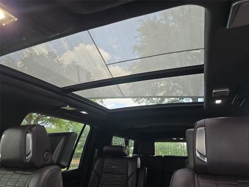 Used 2021 Cadillac Escalade ESV Premium Luxury Platinum AWD/4WD image 9