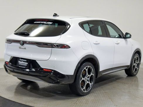 Used 2024 Alfa Romeo Tonale Ti w/ Premium Interior Package image 13