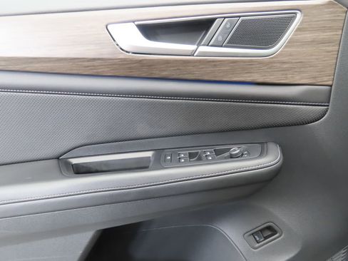 Certified 2024 Volkswagen Atlas SEL image 22