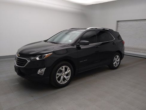 Used 2020 Chevrolet Equinox LT image 2