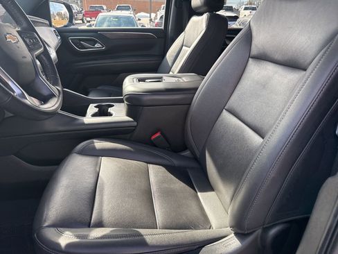 Used 2022 Chevrolet Suburban LT w/ Luxury Package image 10