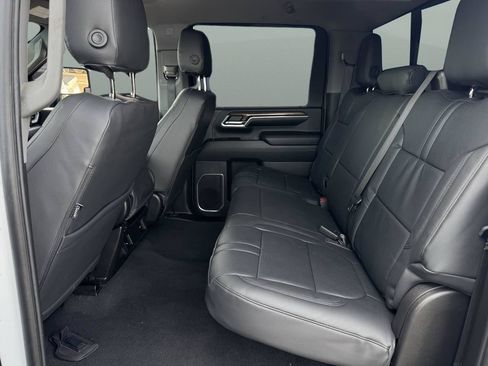 Used 2024 Chevrolet Silverado 2500 LT image 7