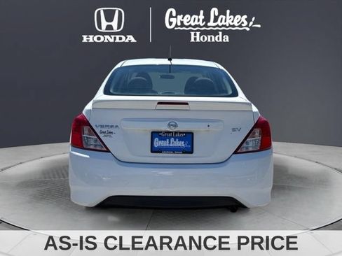Used 2017 Nissan Versa SV FWD image 5