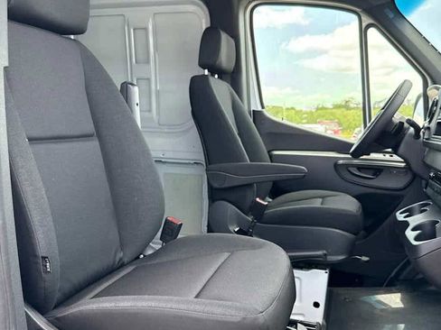 New 2025 Mercedes-Benz Sprinter 2500 image 23