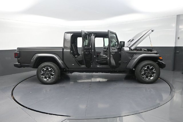 New 2026 Jeep Gladiator Sport AWD/4WD image 36