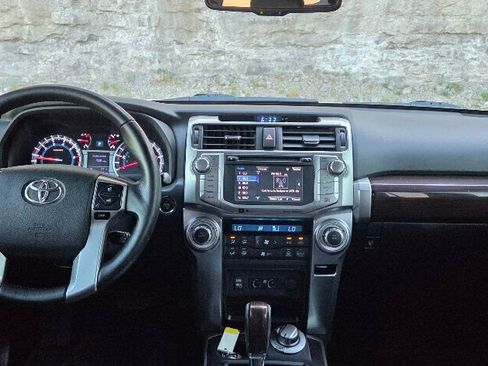 Used 2016 Toyota 4Runner Limited AWD/4WD image 32