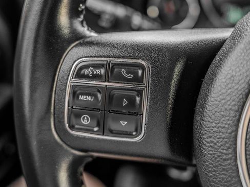 Used 2014 Jeep Wrangler Sahara w/ Connectivity Group AWD/4WD image 31