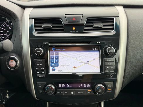 Used 2013 Nissan Altima 3.5 SV w/ Navigation Pkg FWD image 31