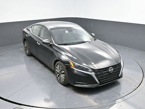 Used 2024 Nissan Altima 2.5 SV image 35