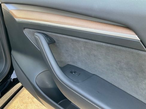 Used 2023 Tesla Model 3 Standard Range image 69