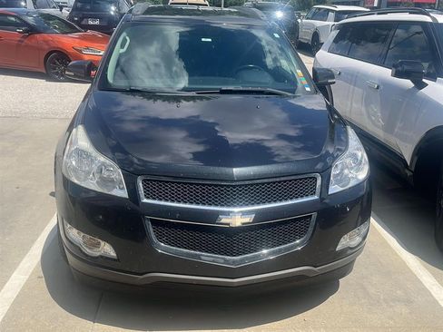 Used 2011 Chevrolet Traverse LT w/ Personal Connectivity Package FWD image 3