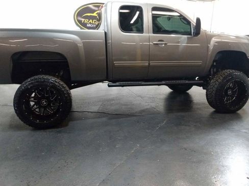 Used 2013 Chevrolet Silverado 2500 LT w/ Z71 Appearance Package image 5