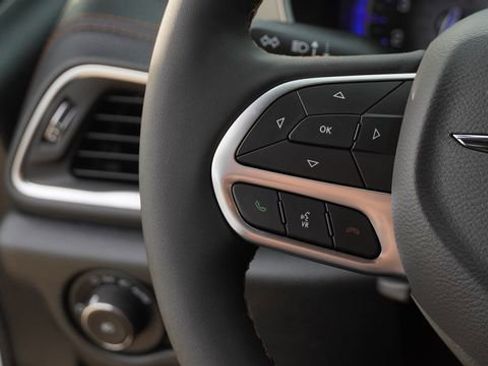 New 2026 Chrysler Pacifica Pinnacle FWD image 30