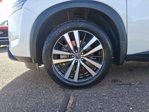 Used 2023 Nissan Pathfinder Platinum image 26