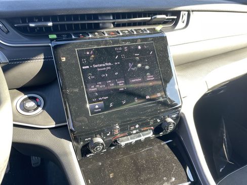 New 2025 Jeep Grand Cherokee Altitude image 16