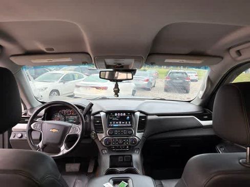 Used 2018 Chevrolet Tahoe LT w/ Luxury Package AWD/4WD image 17