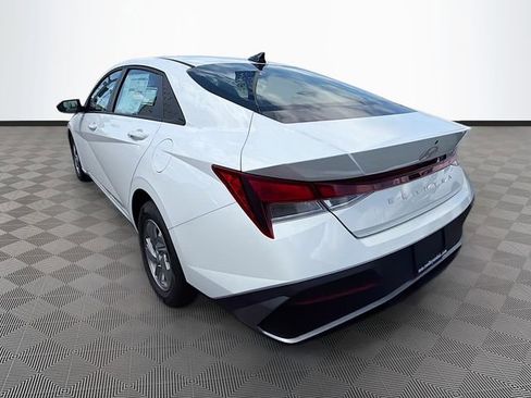 New 2026 Hyundai Elantra SE image 5