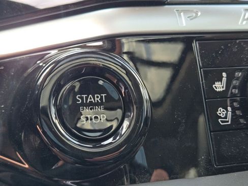 New 2026 Nissan Pathfinder Platinum AWD/4WD image 32
