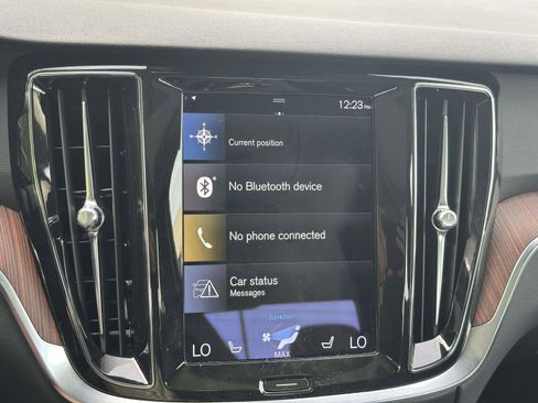 Certified 2022 Volvo S60 B5 Momentum w/ Premium Package image 27