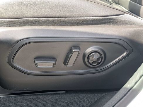 Used 2026 Jeep Grand Cherokee Limited RWD image 19