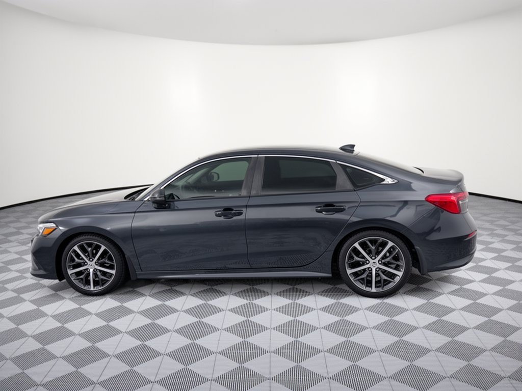 Used 2023 Honda Civic Touring image 2