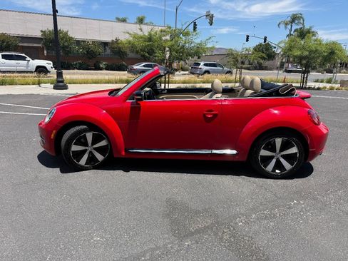 Used 2013 Volkswagen Beetle 2.0T FWD image 4