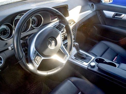 Used 2014 Mercedes-Benz C 300 4MATIC Sedan image 21