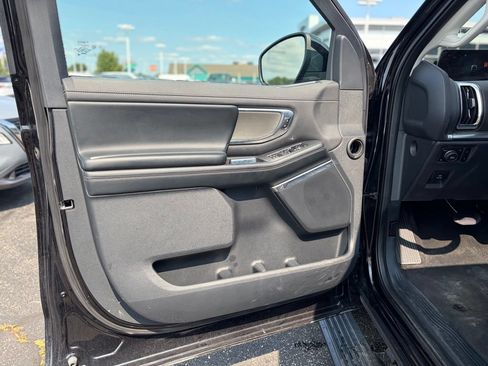 Used 2025 Ford Expedition Platinum AWD/4WD image 31