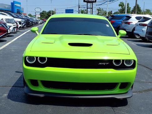 Used 2015 Dodge Challenger SRT Hellcat RWD image 17