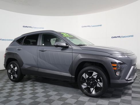 Used 2025 Hyundai Kona SEL AWD/4WD image 4