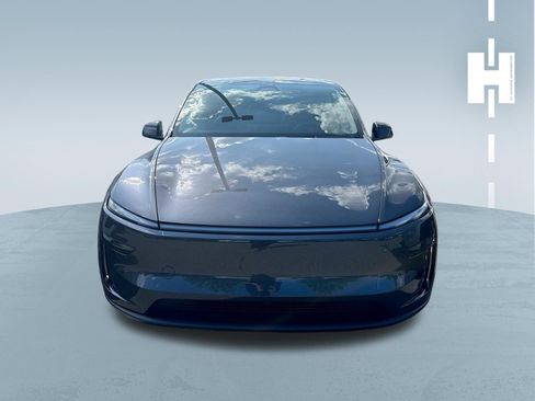 Used 2026 Tesla Model Y 2WD image 3