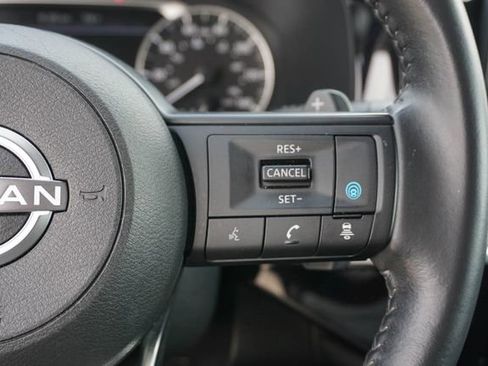 Used 2024 Nissan Pathfinder SV image 25