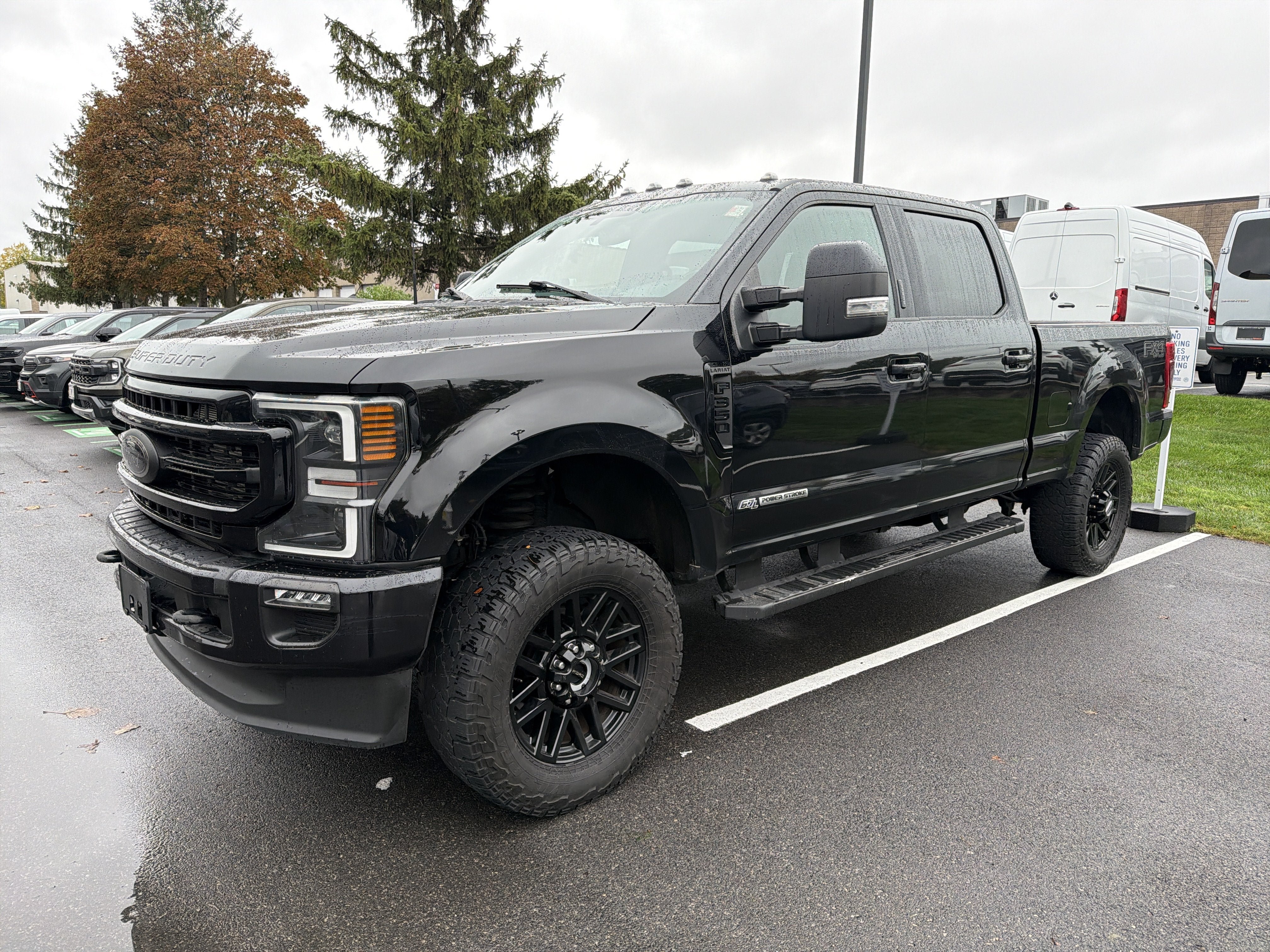 Used 2022 Ford F350 Lariat w/ Black Appearance Package AWD/4WD image 4
