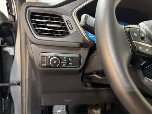 Used 2025 Ford Escape Platinum w/ Premium Technology Package image 33